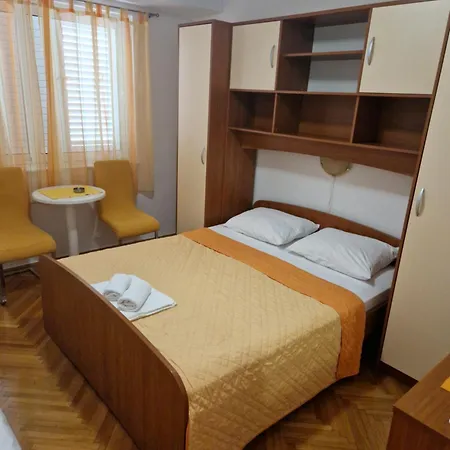 House Roza Guest house Tucepi