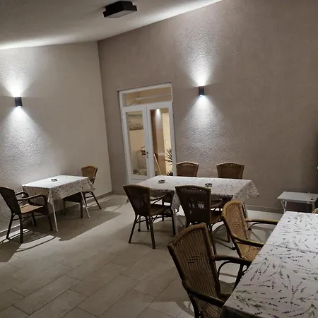 Guest house House Roza 3*