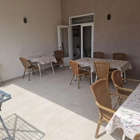 House Roza Guest house Tucepi