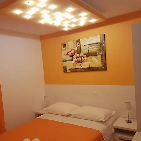 House Roza Guest house 3*