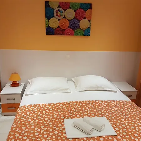House Roza Guest house 3*