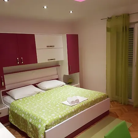 House Roza Guest house