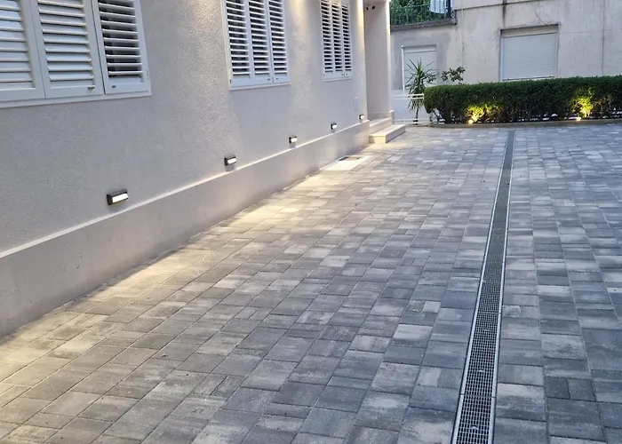 House Roza Pensionat 3*