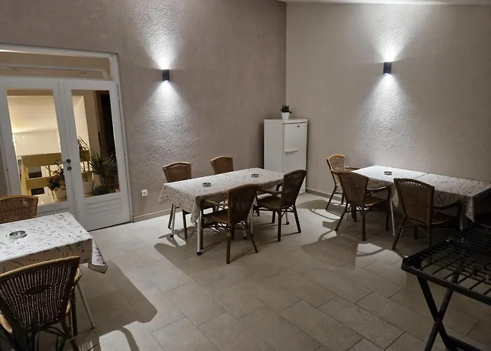 House Roza Pensionat Tučepi