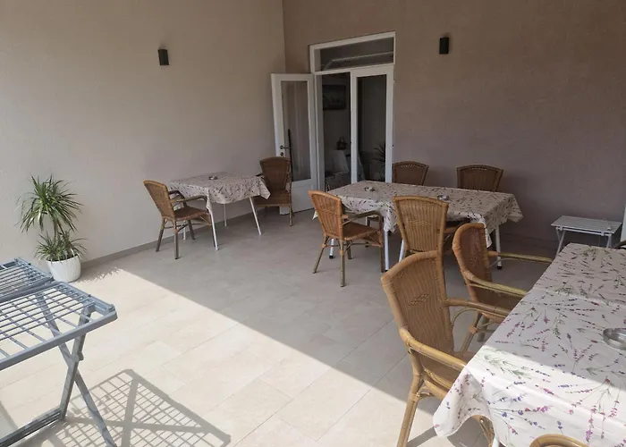 House Roza Pensionat Tučepi