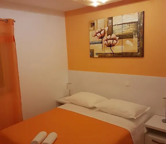 Pensionat House Roza 3*