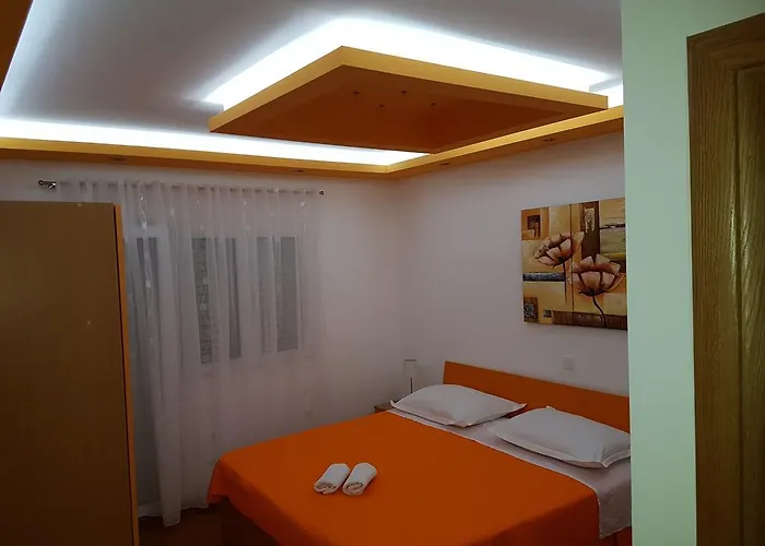 House Roza Pensionat 3*
