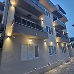 Pensjonat House Roza 3*