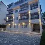 House Roza Pensjonat Tučepi